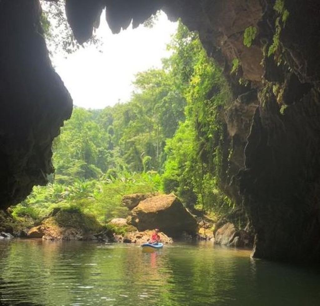 Vẻ đẹp nguyên sơ của hang Sơn Nữ vừa phát hiện ở Quảng Bình